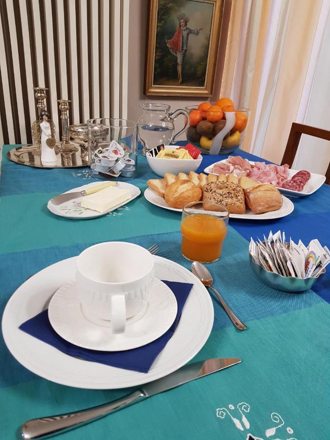 La Stanza Dei Sogni Otel Saluzzo Dış mekan fotoğraf